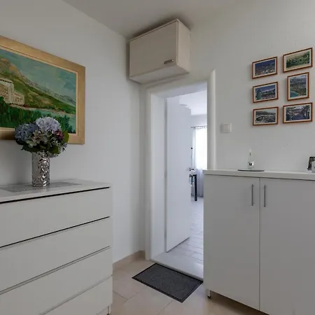 Apartment Hortenzija *