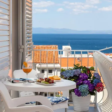 Hortenzija Apartment *