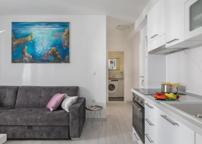 Hortenzija Apartment *